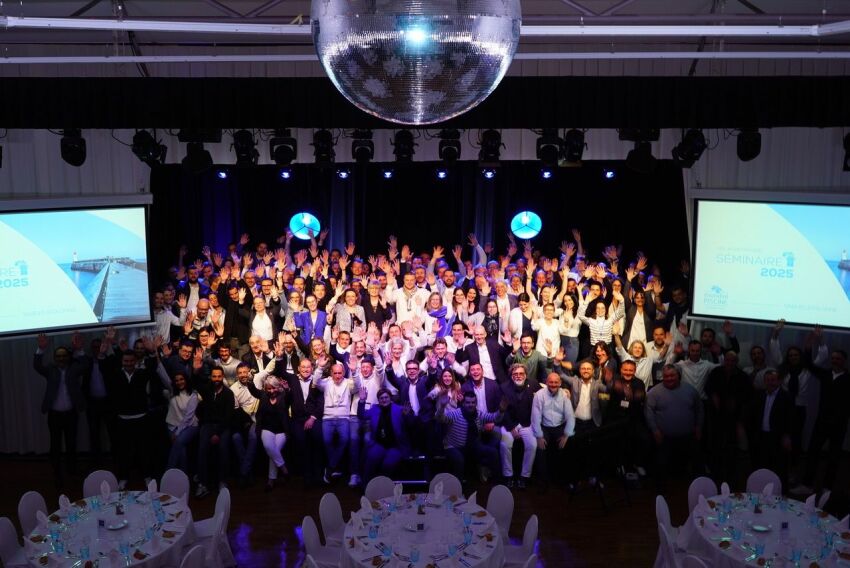 Le réseau Mondial Piscine lors du dîner de gala 
