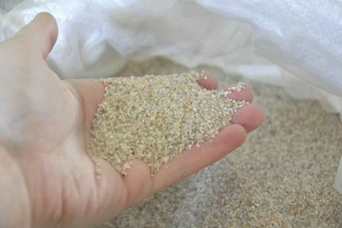 Какой песок лучше для бассейна. Кварцевый песок фракции 0,8-1,2 мм. Кварцевый песок 25 кг. Кварцевый песок фракция 2-5 мм. Кварцевый песок для бассейна 0.4-0.8 мм.