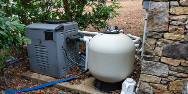 Le système de filtration a un impact sur la consommation d'eau de la piscine.