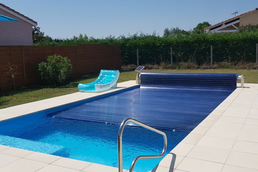 Le volet de piscine en lames polycarbonate : une couverture ultra-résistante&nbsp;&nbsp;