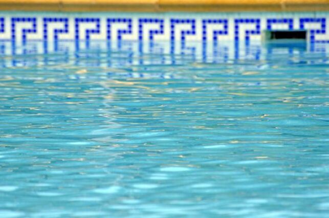 Le zellige : un carrelage de piscine aux accents orientaux.