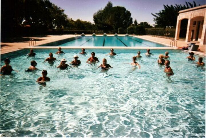 Le petit bassin de la piscine de Maussane les Alpilles Le petit bassin de la piscine de Maussane les Alpilles