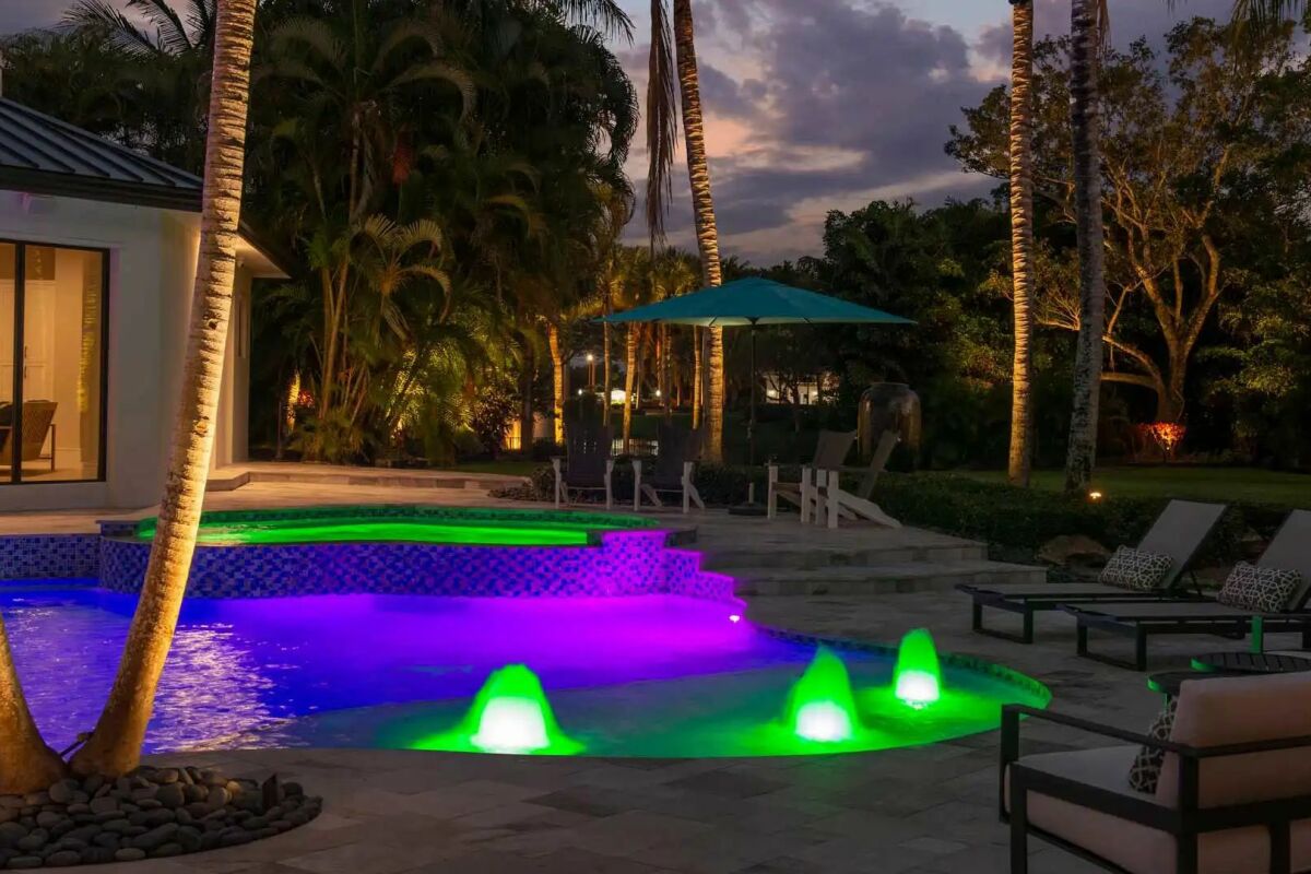 L'éclairage de piscine à LED : 5 choses à savoir pour faire le bon choix