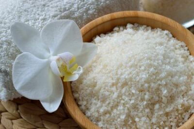 Les sels de bain : une touche de bien-être parfumé pour votre baignoire