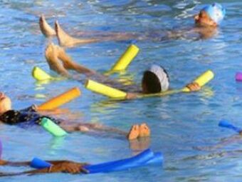 Exercices d'aquagym à pratiquer tout seul
