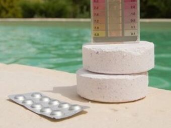 Les pastilles DPD pour mesurer le taux de chlore dans une piscine