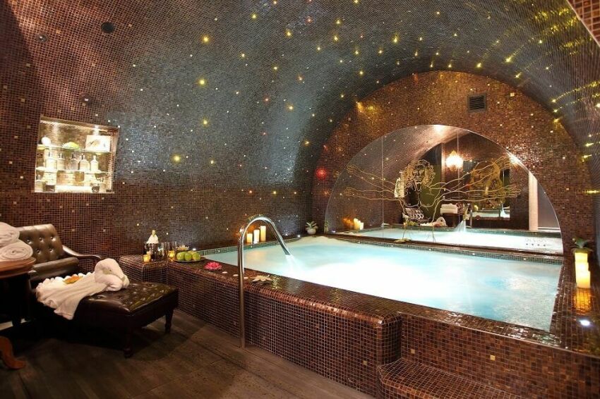 Les plus belles piscines intérieures d’hôtels Parisiens : le classement !&nbsp;&nbsp;