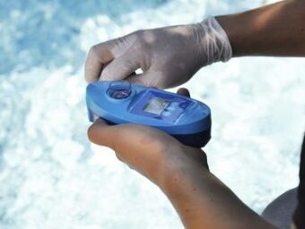 Les testeurs électroniques pour l’analyse de l’eau des piscines