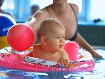 Des Bouees Brassard Pour Vos Enfants Plaisir Et Securite Dans L Eau Guide Piscine Fr