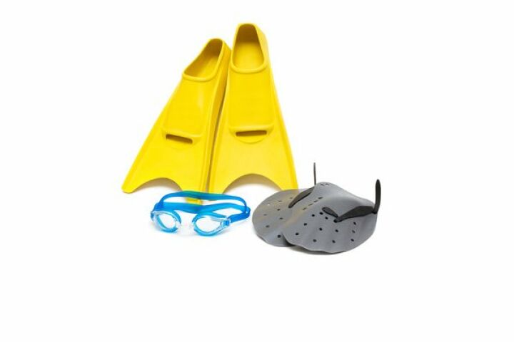 Lunettes, palmes et paddles (ou plaquettes de natation) : l'équipement parfait pour l'entrainement Lunettes, palmes et paddles (ou plaquettes de natation) : l'équipement parfait pour l'entrainement