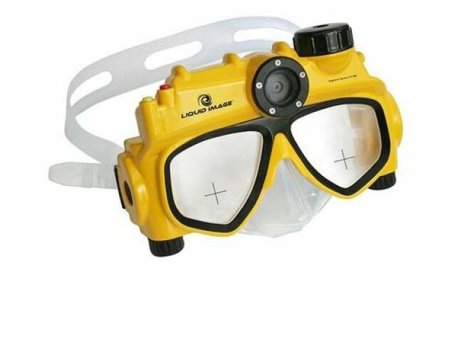Il existe des masques de plongée équipés d'appareil photo, comme ici le masque de la marque Liquid Image