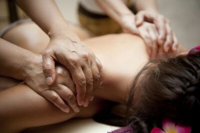 Le massage à quatre mains