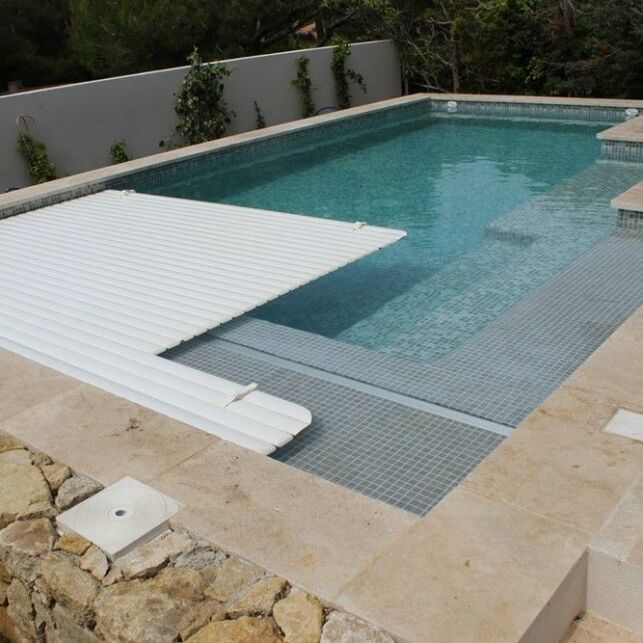 Un volet de piscine personnalisable