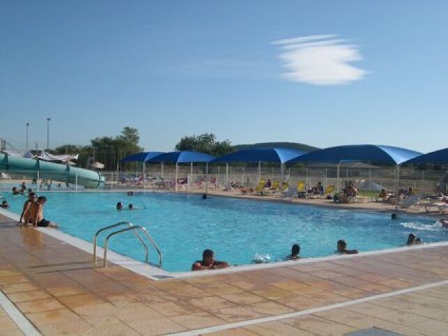 Mejannes le Clap : le grand bassin de la piscine