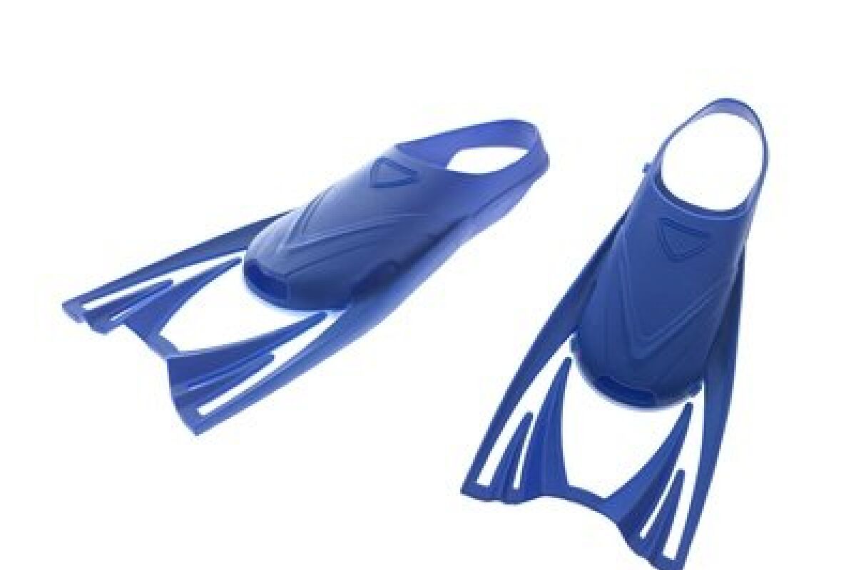 Palmes De Natation ZIP VX Courtes – Lame étroite, Efficacité Accrue, Trou De Poussée, Boucles Réglables – Noir