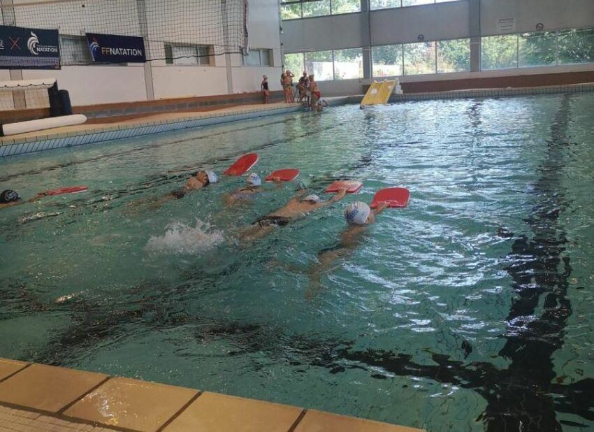 Mondial Piscine devient fournisseur officiel de la Fédération Française de Natation (FFN) et  se mobilise pour les jeunes enfant&nbsp;&nbsp;