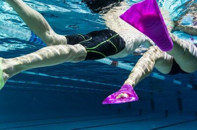 Nager avec des palmes : technique et bons mouvements