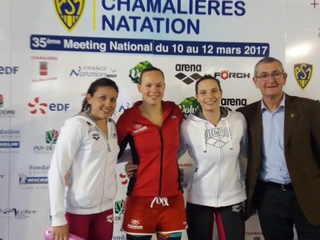 Julie Berthier (au milieu) est arrivée 1ère au 1500m NL. Elle réalise la meilleure performance française au classement du 1500m.