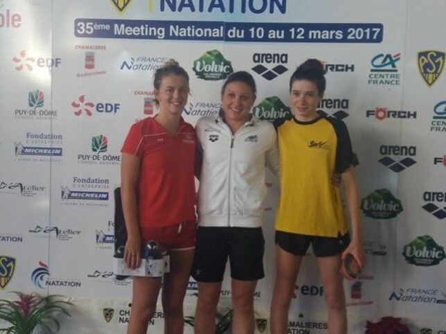 Naomé Horter, (sur la gauche) est arrivée 2ème sur le 800m NL et réalise sa meilleure performance personnelle. 