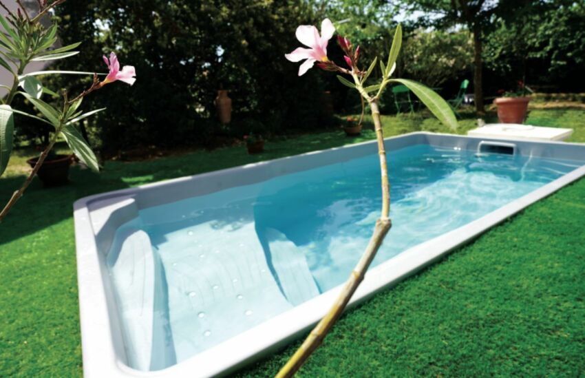 Nouveauté Aquadiscount : piscine thermoformée en acrylique de moins de 10m² 
