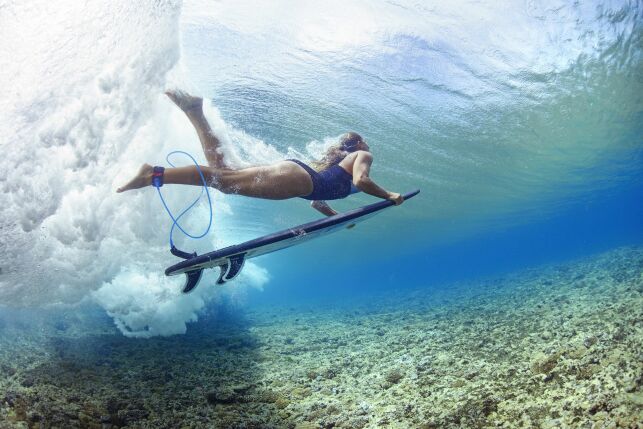 Olaian : maillots de bain pour surfeuses, par Décathlon