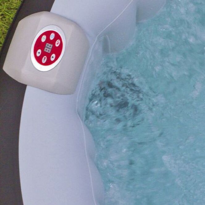 Maitrisez votre séance de spa via l'écran de contrôle digital. © OSPAZIA