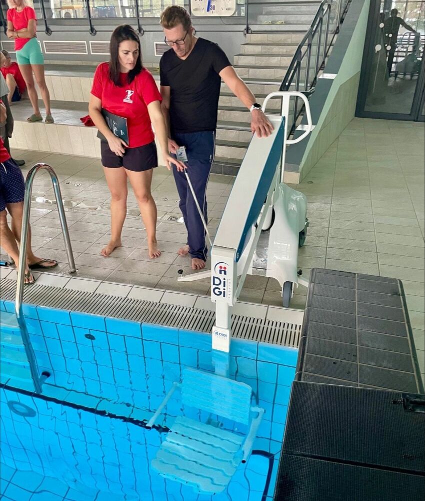 Pelican Pool d'Axsol, un dispositif de mise à l'eau discret et pouvant être utilisé en toute autonomie par la personne en situation de mobilité réduite 