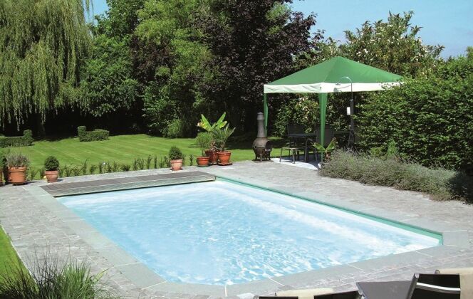 Modèle de Piscine 8400 EV © Piscines Groupe G.A