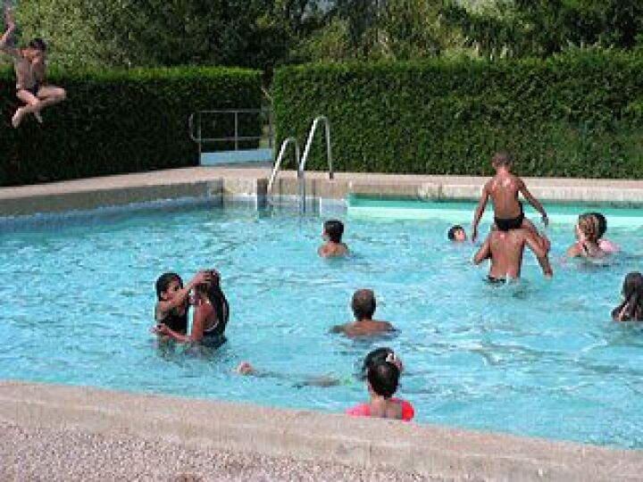 Piscine à Bas en Basset Piscine à Bas en Basset