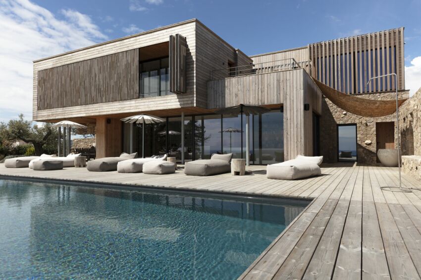 Piscine à débordement, par Carré Bleu Porto-Vecchio (2A)&nbsp;&nbsp;