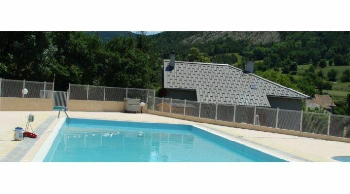 Piscine à La Bréole Piscine à La Bréole