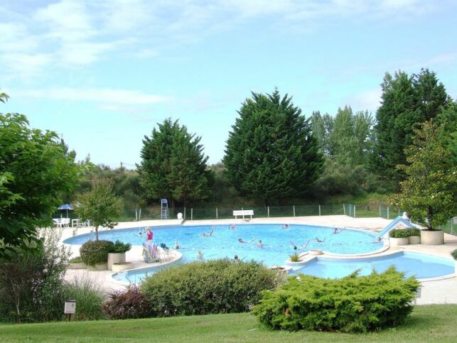 Montpezat de Quercy : la piscine d'été
