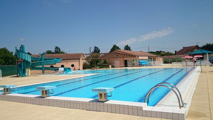 Piscine à Nieuil l'Espoir Piscine à Nieuil l'Espoir