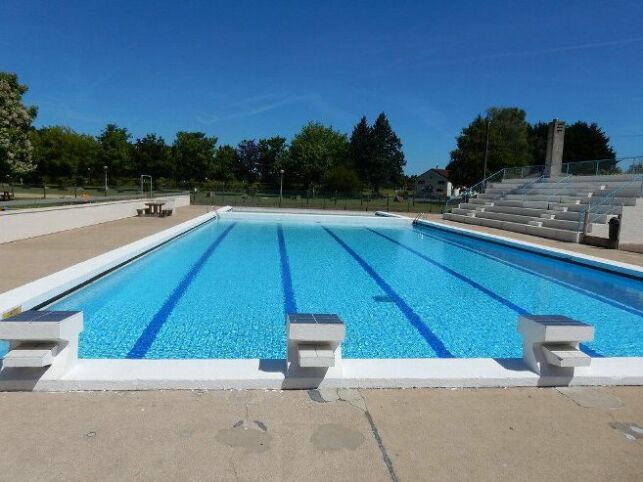 Piscine à Pougues les Eaux 