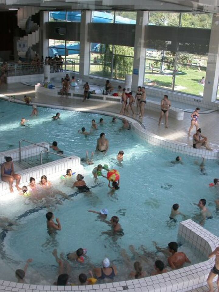 Piscine Aqualudia à Muret : le bassin intérieur Piscine Aqualudia à Muret : le bassin intérieur