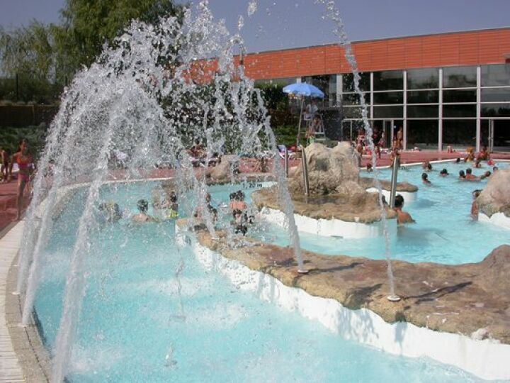 Piscine Aqualudia à Muret : le bassin de plein air Piscine Aqualudia à Muret : le bassin de plein air