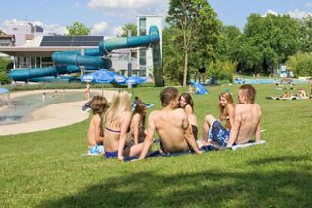 Piscine Aquarado Freizeitbad à Bad Krozingen Piscine Aquarado Freizeitbad à Bad Krozingen