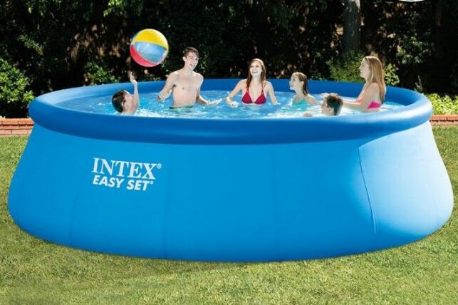 La piscine autoportée Easy Set c’est LA piscine idéale pour petits et grands !