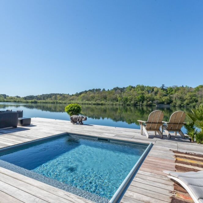 Piscine Carré Bleu / Piscines Pyrénées Atlantiques à Bidart (64) © Carré Bleu