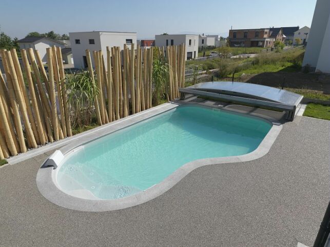 Piscine Cléa, par Waterair. La marque est titulaire du label Certipiscine.