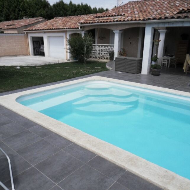 Piscine coque modèle Estari, par Arion Piscines