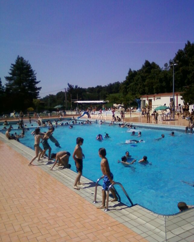 Le grand bassin de la piscine d'Aurignac 