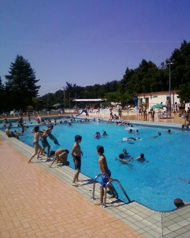 Le grand bassin de la piscine d'Aurignac Le grand bassin de la piscine d'Aurignac