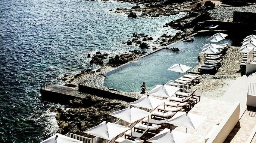 Piscine d'eau de mer de l’Hôtel des Roches Rouges à St-Raphaël&nbsp;&nbsp;