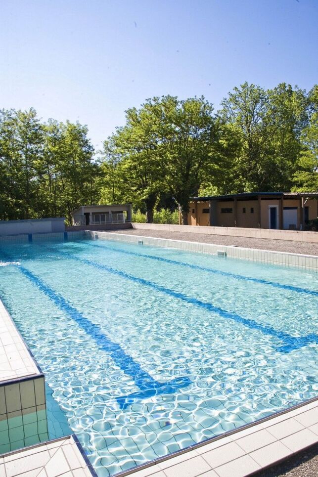 Piscine de Thurins : le grand bassin sportif. Piscine de Thurins : le grand bassin sportif.