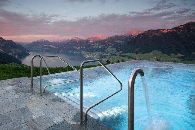 Piscine de la Villa Honegg, en Suisse
