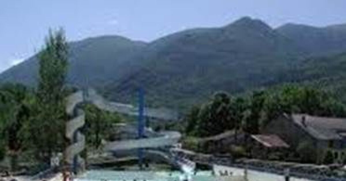 Piscine de plein air à Aston - Horaires, tarifs et téléphone