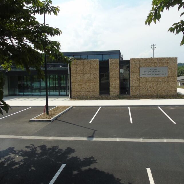 Piscine des Balcons du Dauphiné à Morestel Piscine des Balcons du Dauphiné à Morestel