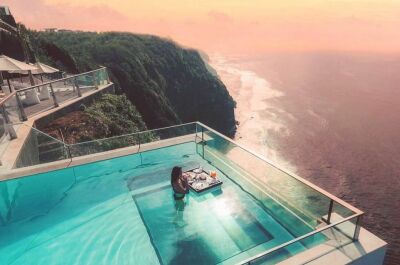 Une piscine de rêve au Edge Resort à Bali