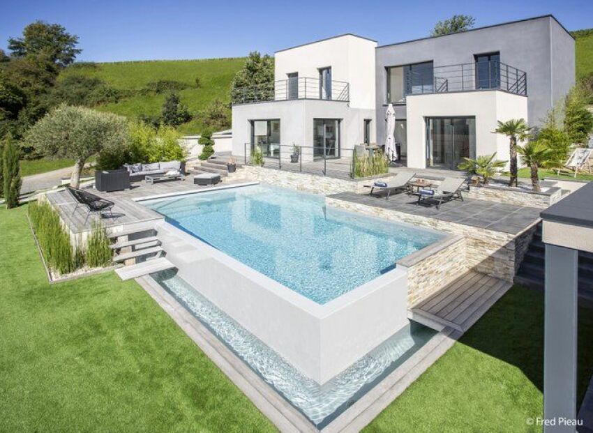 Piscine familiale de forme angulaire de moins de 40m² - Trophée Or&nbsp;&nbsp;